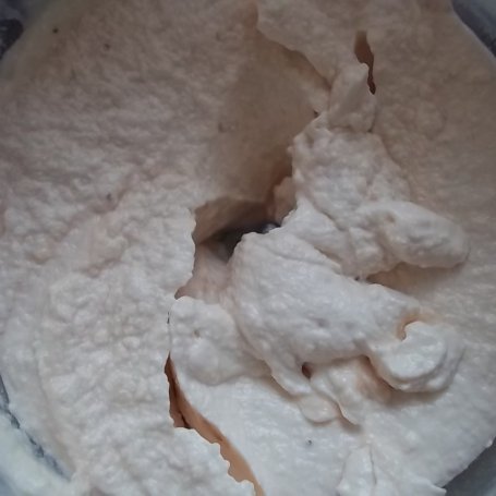 Krok 3 - Deser z mascarpone i truskawkami foto