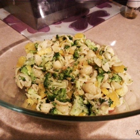 Krok 6 - Dietetyczna wersja sałatki z brokułami i makaronem foto