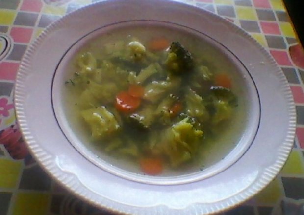 Fotografia przedstawiająca Dietetyczna zupa brokułowa