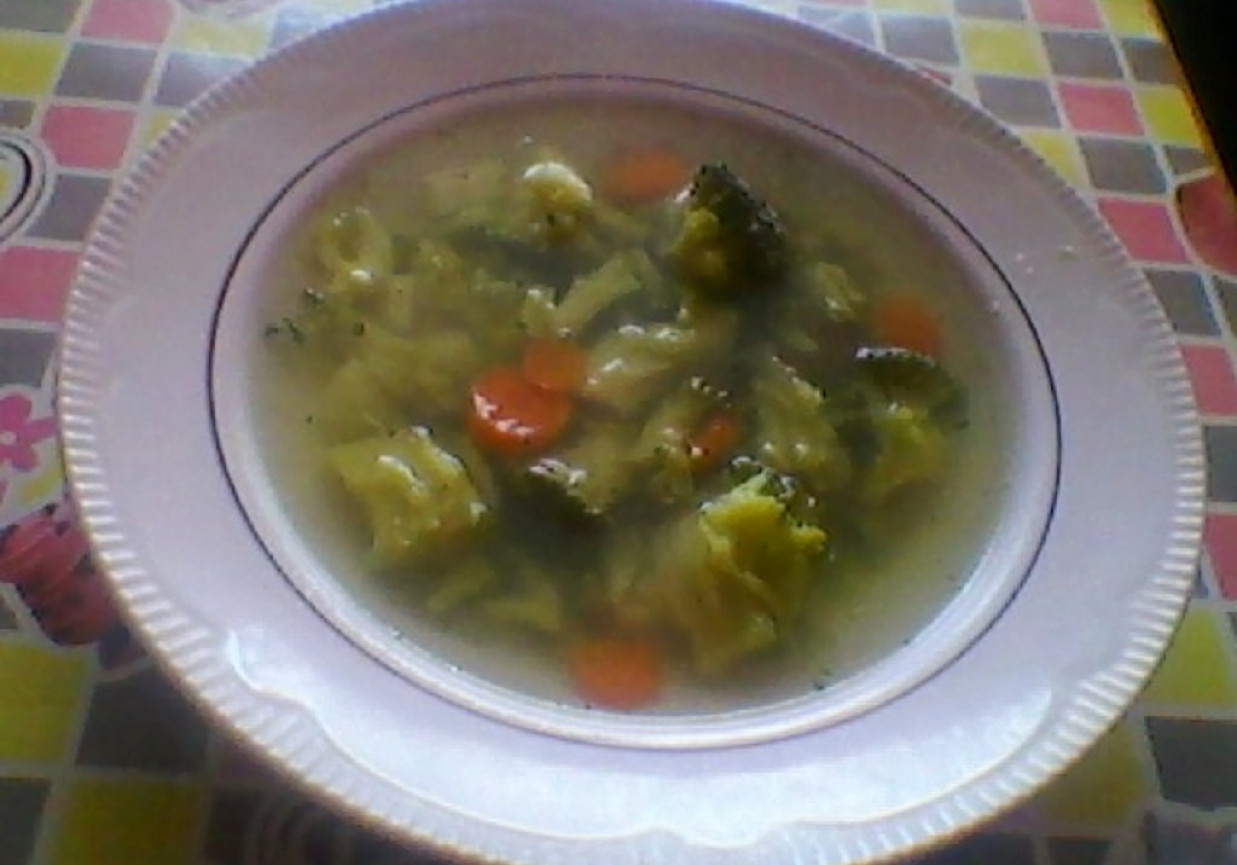 Dietetyczna zupa brokułowa  foto