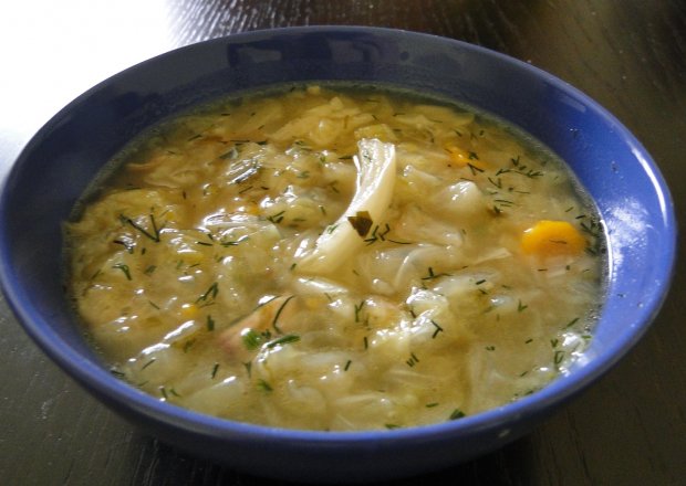 Fotografia przedstawiająca Dietetyczna zupa kapuściana