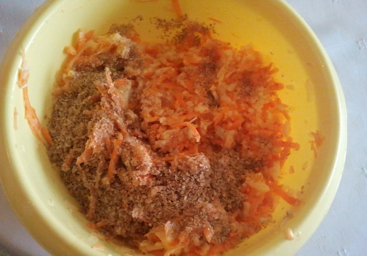 Dietetyczne Babeczki Marchwiowo jabkowe z sosem pomarańczowym foto