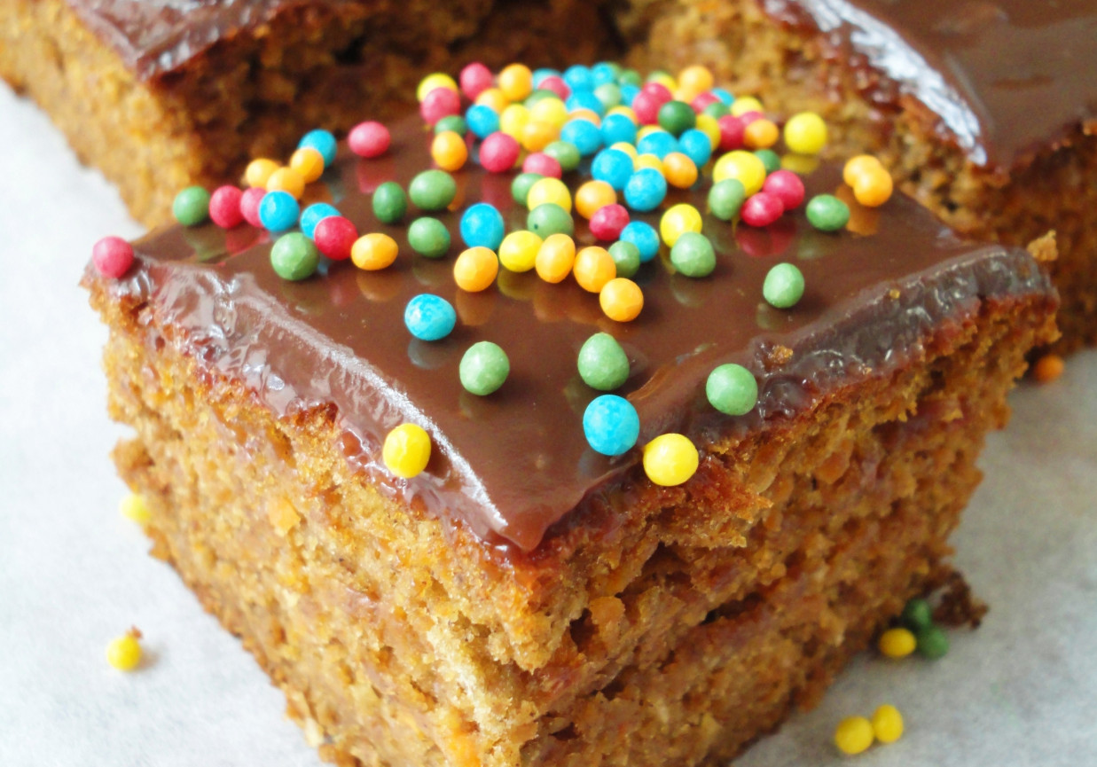 Dietetyczne ciasto marchewkowe bez cukru foto