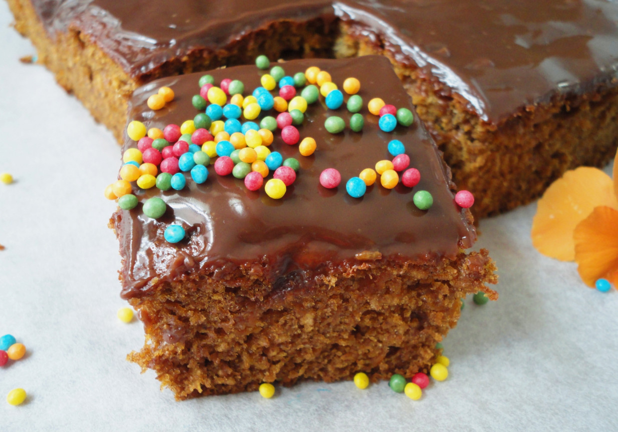 Dietetyczne ciasto marchewkowe bez cukru foto