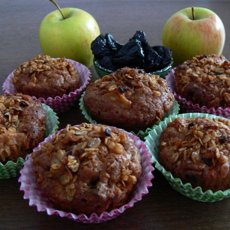 Krok 3 - Dietetyczne jabłkowe muffinki ze śliwką foto