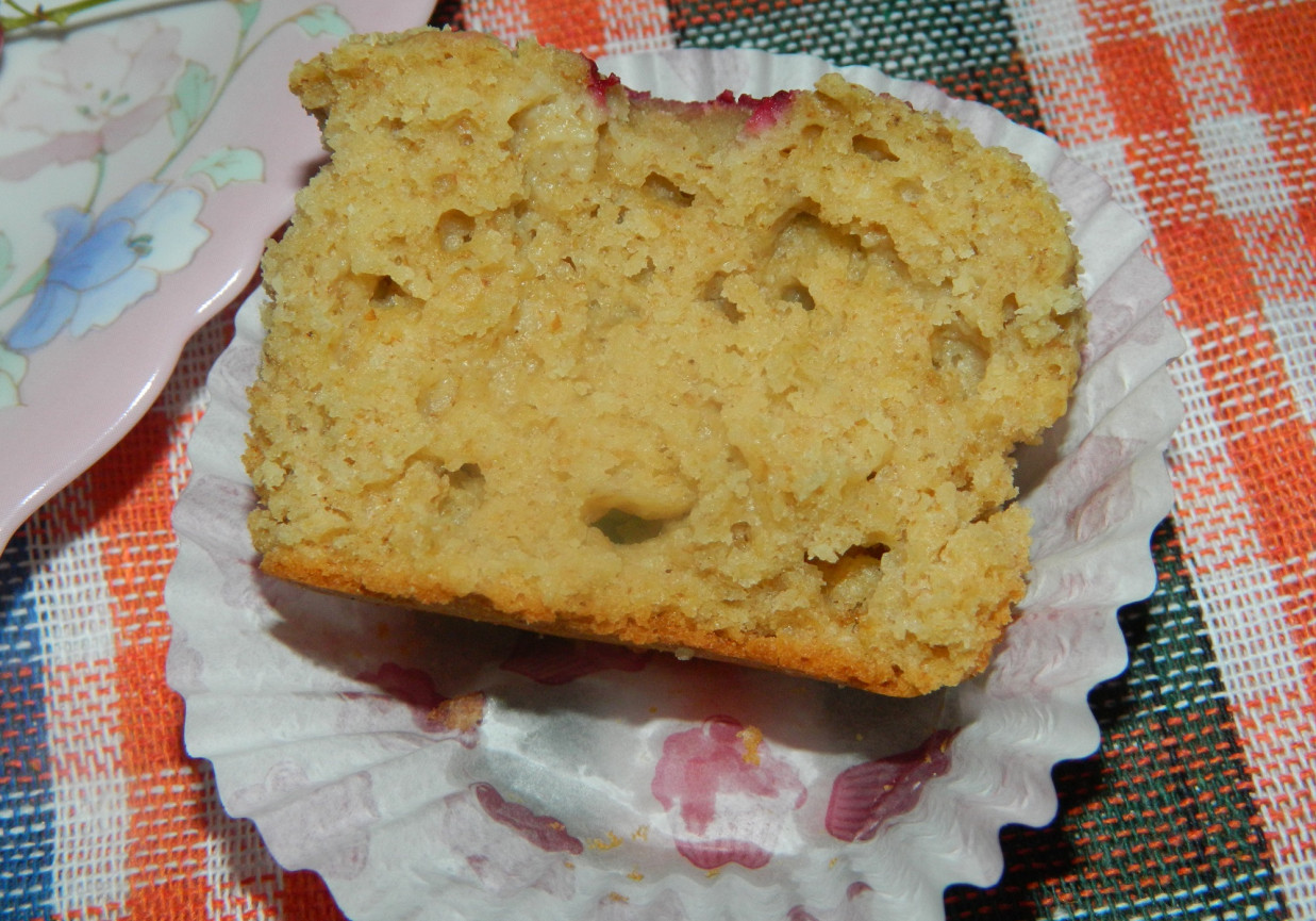 Dietetyczne muffinki z otrębami owsianymi foto