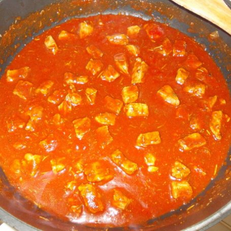 Krok 4 - Dietetyczny gulasz pomidorowy. foto