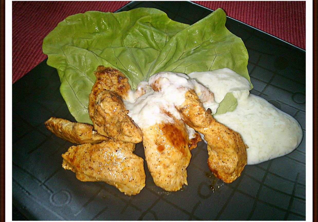 Dietetyczny kebab z kurczaka z sosem tzatzyki foto