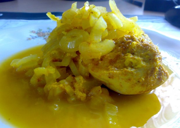 Fotografia przedstawiająca dietetyczny kurczak curry
