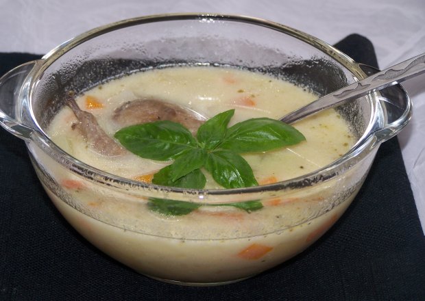 Fotografia przedstawiająca Dla smakoszy, czyli zupa z gołębim wsadem :)