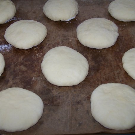 Krok 5 - Do domowych fast foodów, czyli bułeczki hamburgerowe :) foto