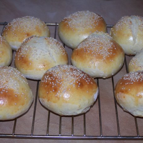 Krok 7 - Do domowych fast foodów, czyli bułeczki hamburgerowe :) foto