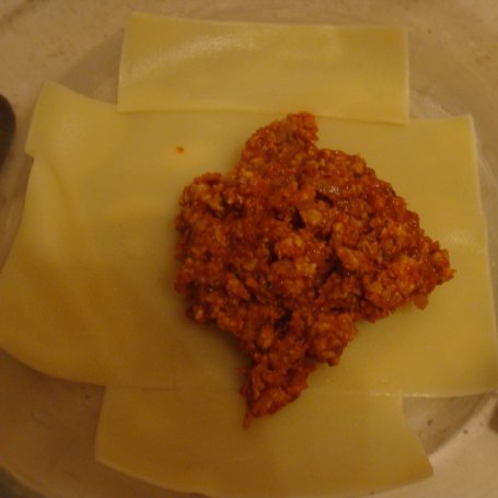 Krok 4 - Domowa lazania z mozzarellą foto