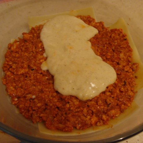 Krok 5 - Domowa lazania z mozzarellą foto