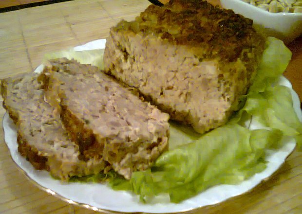 Fotografia przedstawiająca Domowa pieczeń z mięsa mielonego