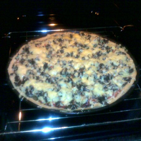 Krok 4 - Domowa pizza na cienkim cieście foto