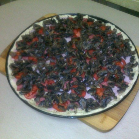 Krok 3 - Domowa pizza na cienkim cieście foto