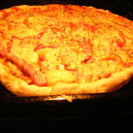 Krok 5 - Domowa pizza na cienkim spodzie foto