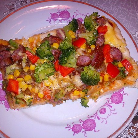 Krok 7 - Domowa pizza z brokułem foto