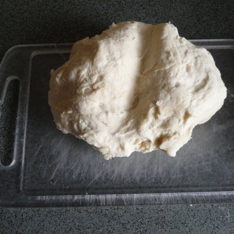Krok 1 - Domowa pizza z dwoma rodzajami szynki foto