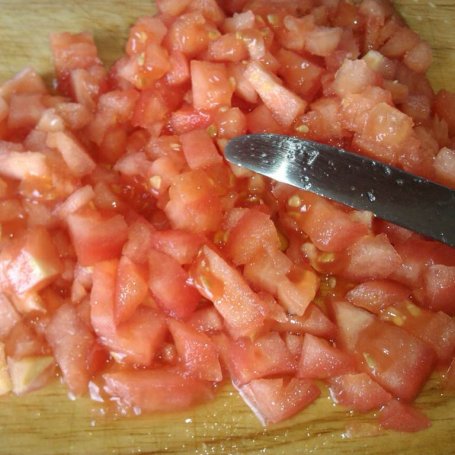 Krok 1 - Domowa pomidorowa z duszonymi pomidorami  foto