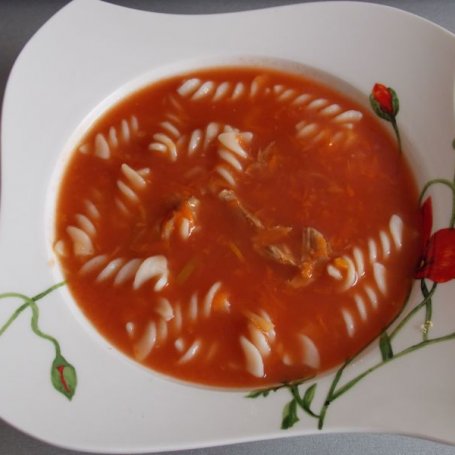Krok 6 - Domowa pomidorowa ze świderkami foto