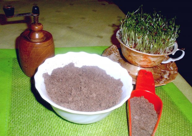 Fotografia przedstawiająca Domowa sól ziołowa