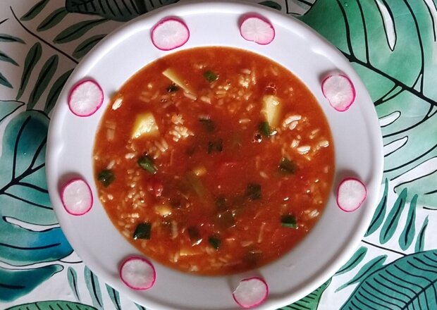 Fotografia przedstawiająca Domowa zupa pomidorowa Doroty