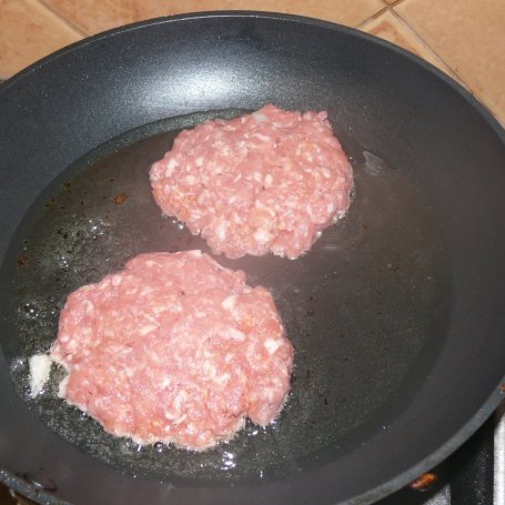 Krok 2 - Domowe Cheesburgery foto
