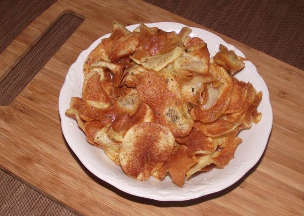Fotografia przedstawiająca Domowe chipsy ziołowe