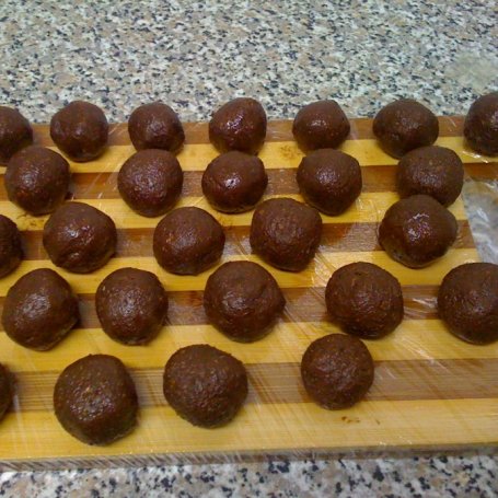 Krok 5 - domowe chrupiące czekoladki z ganache w mlecznej czekoladzie foto