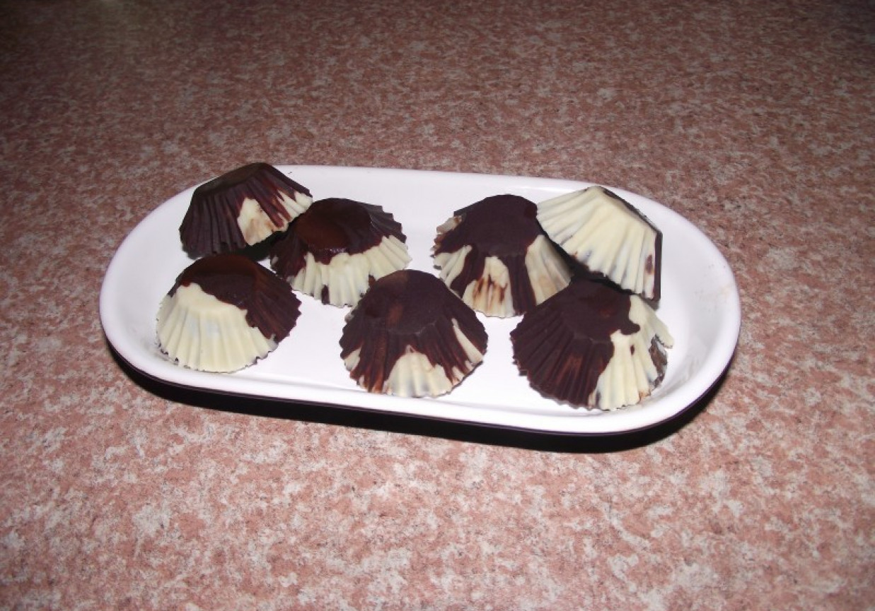 Domowe czekoladki z galaretką foto