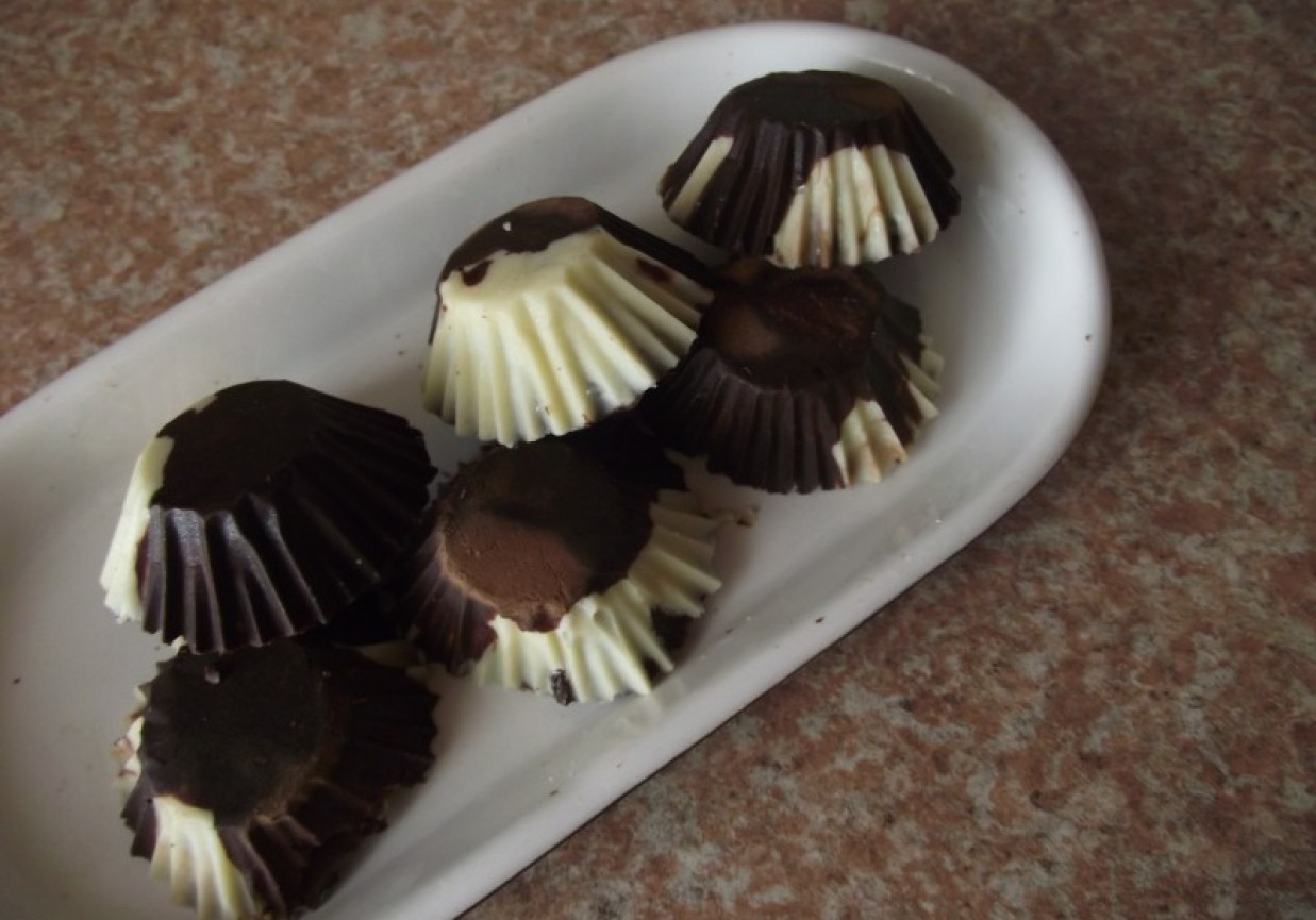 Domowe czekoladki z galaretką foto