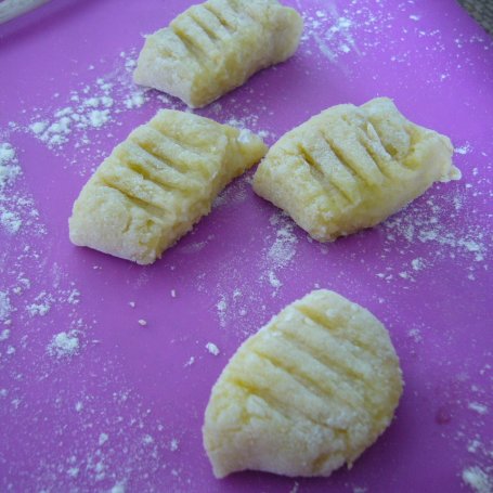 Krok 4 - Domowe Gnocchi z sosem grzybowym foto