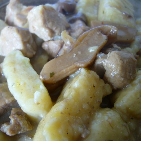 Krok 5 - Domowe Gnocchi z sosem grzybowym foto
