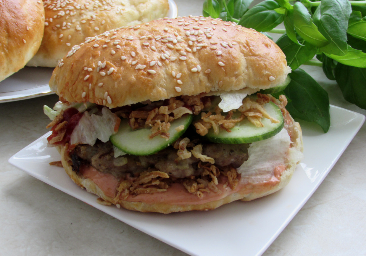 Domowe hamburgery foto