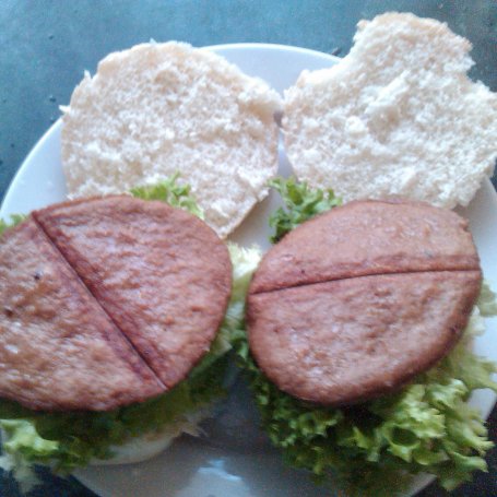 Krok 4 - Domowe hamburgery foto