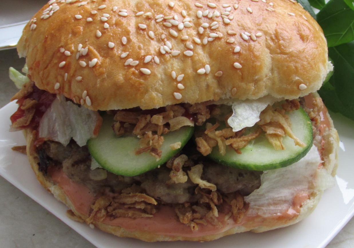Domowe hamburgery foto