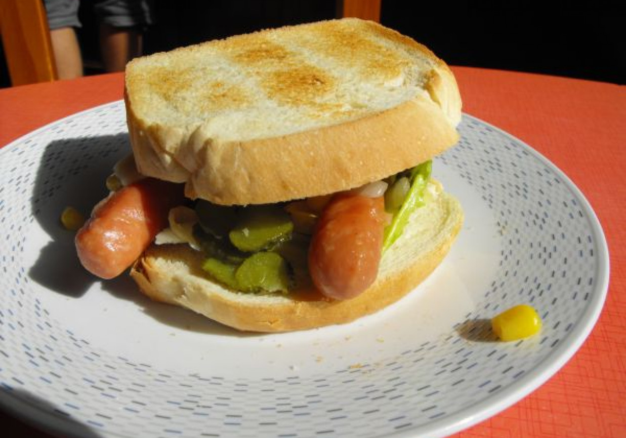 Domowe hot-dogi z tostów foto