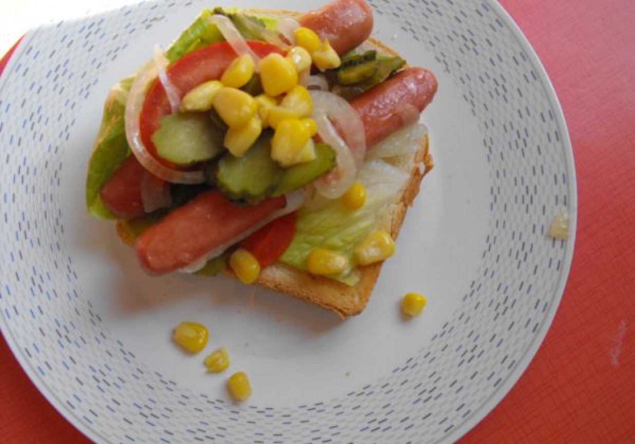 Domowe hot-dogi z tostów foto
