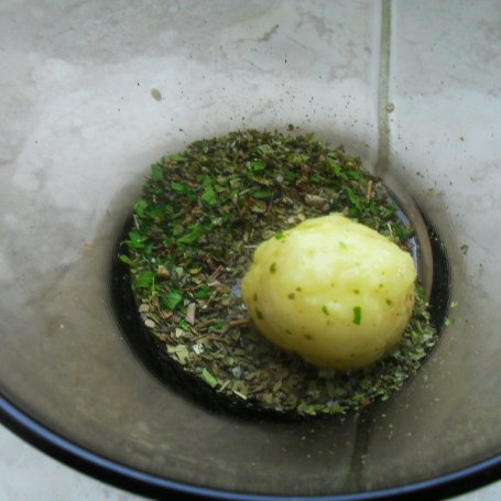 Krok 4 - Domowe kuleczki ziemniaczane w ziołowej panierce foto