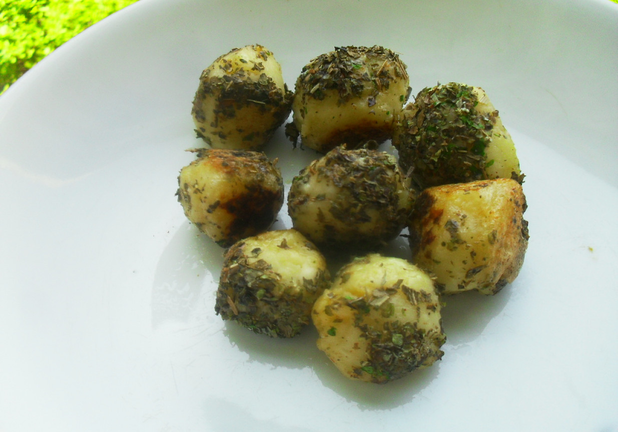 Domowe kuleczki ziemniaczane w ziołowej panierce foto