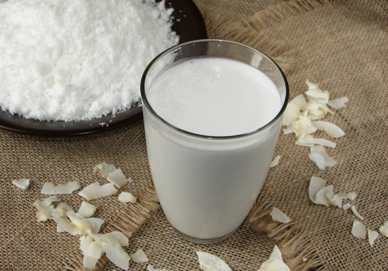 Domowe mleko kokosowe foto