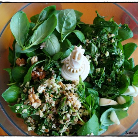 Krok 2 - DOMOWE PESTO Z BAZYLII foto