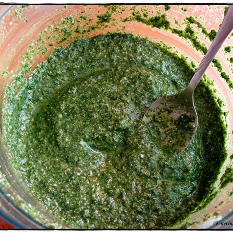 Krok 3 - DOMOWE PESTO Z BAZYLII foto