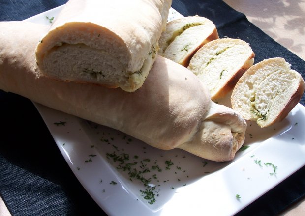 Fotografia przedstawiająca Domowe pieczywo nr 12, czyli chlebek z mocnym akcentem czosnku :)