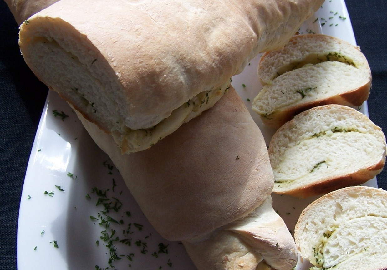 Domowe pieczywo nr 12, czyli chlebek z mocnym akcentem czosnku :) foto