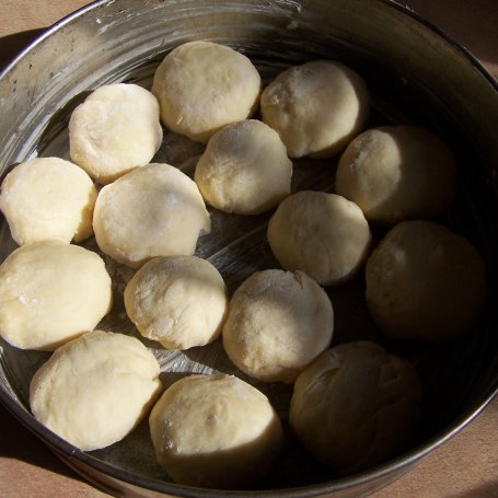 Krok 4 - Domowe pieczywo nr 20, czyli cynamonowe bułeczki :) foto