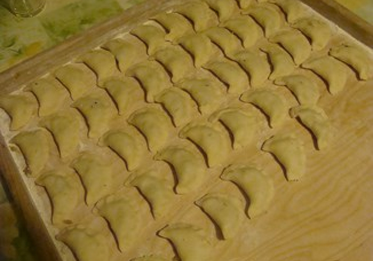 Domowe pierożki z kapustą foto