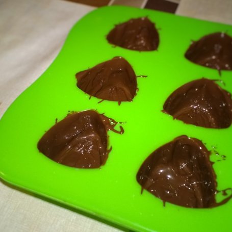 Krok 1 - Domowe pralinki z kremem czekoladowo-orzechowym foto